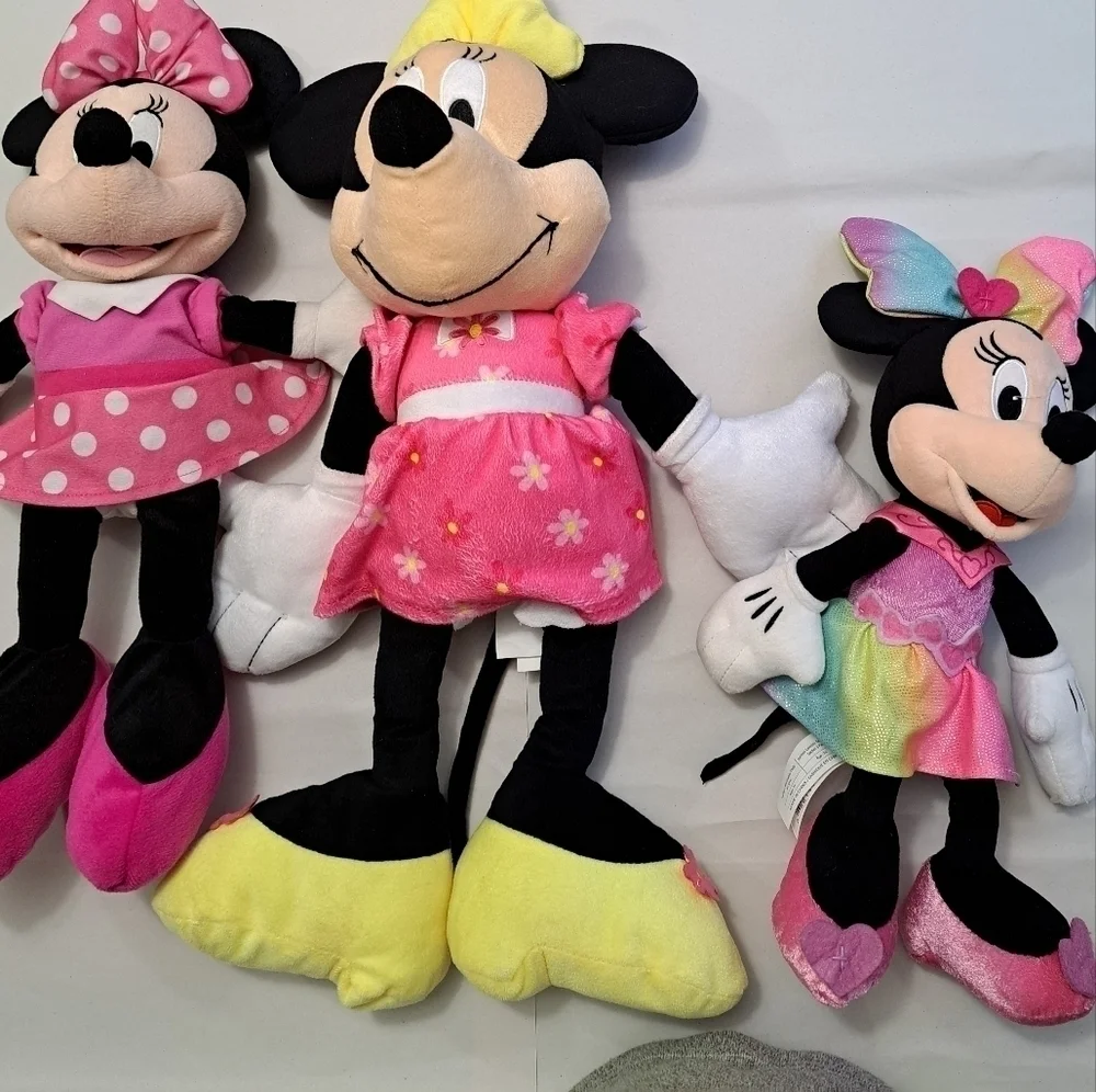 Bundle Of Disney Minnie Mouse Stuffed Animals